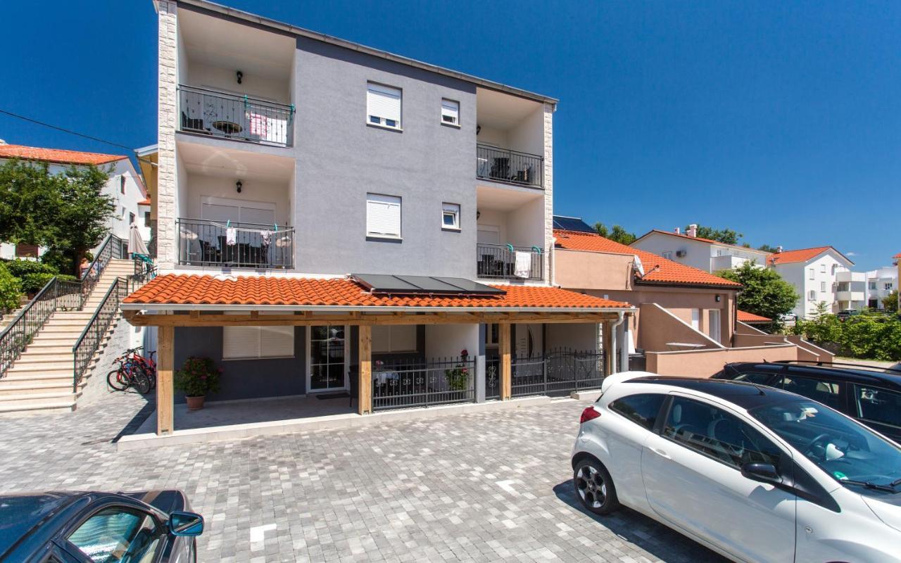 Apartments With A Parking Space Baska, Krk - 18808 Buitenkant foto
